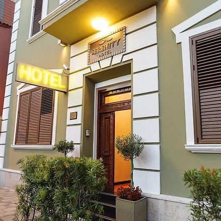 Hotel Serenity Tirana Exterior photo