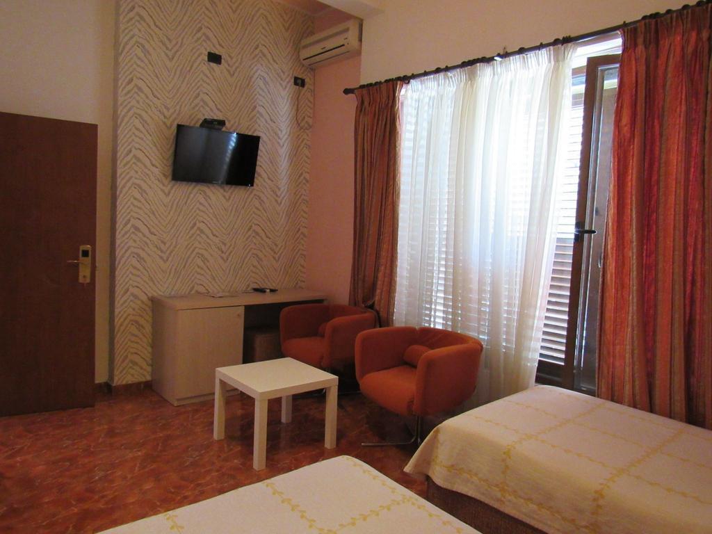 Hotel Serenity Tirana Exterior photo
